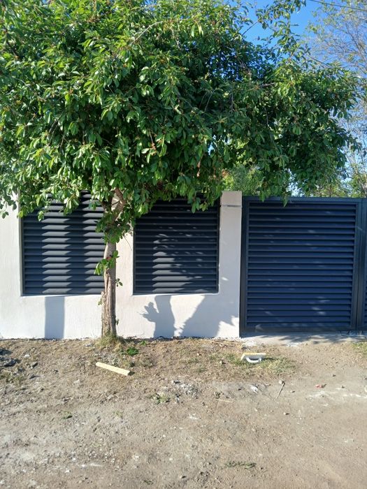 Garduri și porti zaluzele