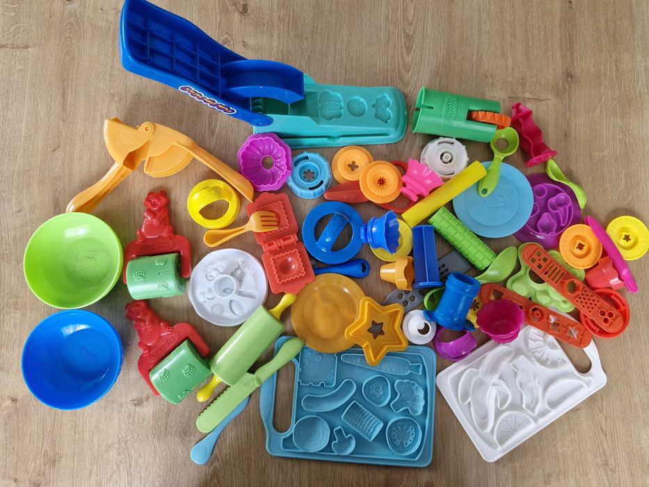 Голям лот Play-Doh комплекти за работа с пластилин