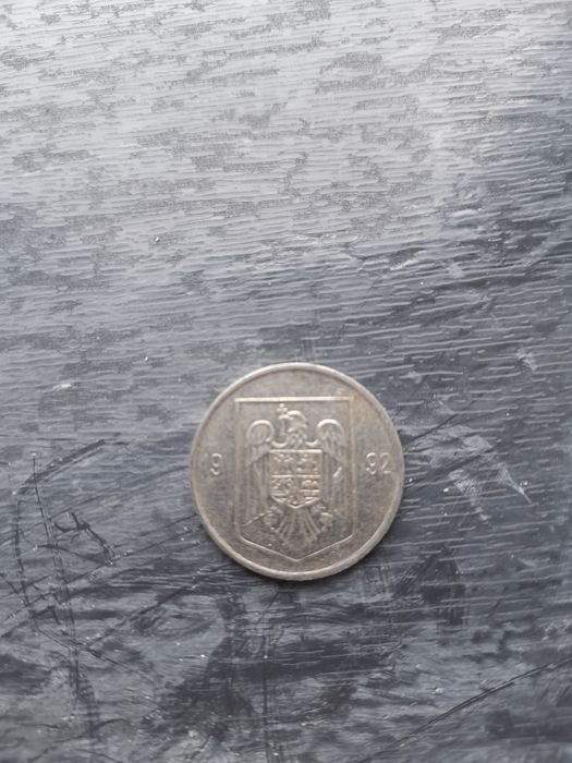 Vând 2 monezi vechi pentru colectionari