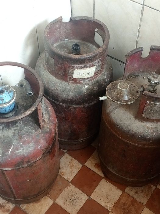 Продам газовые баллоны 27л