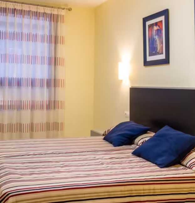 Дава се под наем Тристаен апартамент в Бургас, Победа - 85 кв.м за 382.5 € - Снимка #2