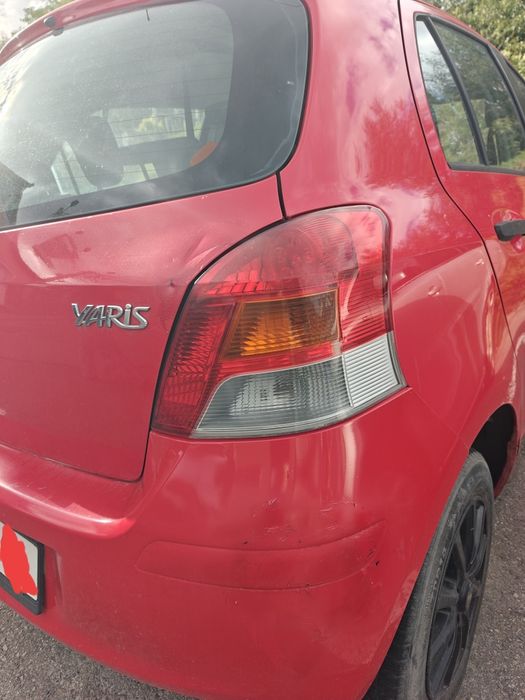 Vând Toyota Yaris