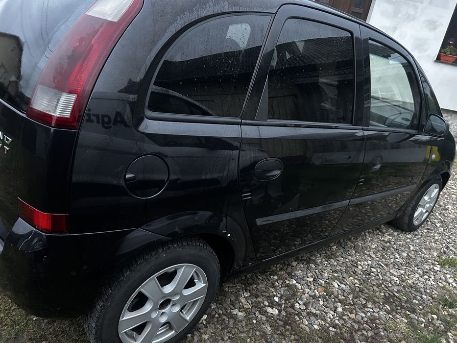 Vând Opel Meriva an 2005