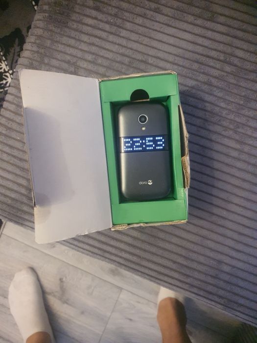 Telefon Doro 6050 Nou – cu căști și stație încărcare