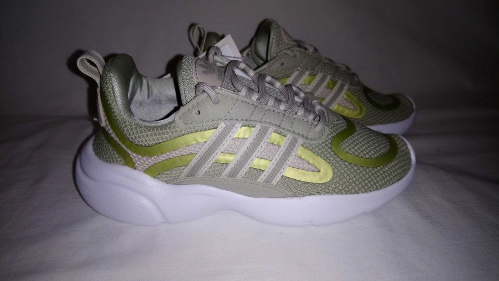 Маратонки ADIDAS