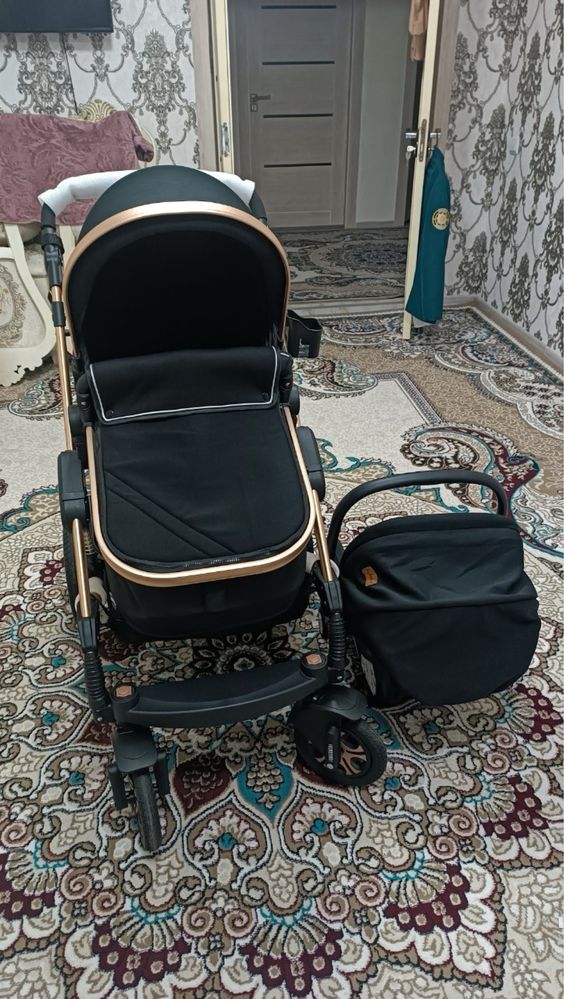 Продам детскую коляску комплект с креслом
