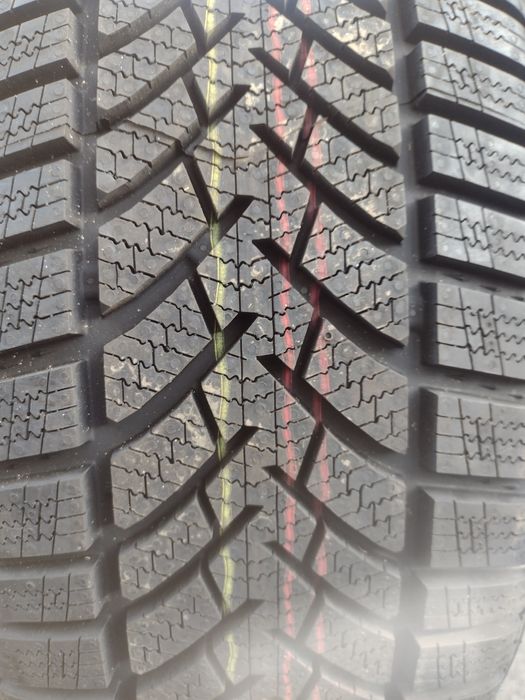 Нови 2 бр.215/50/18 Semperit SG3 suv dot2121