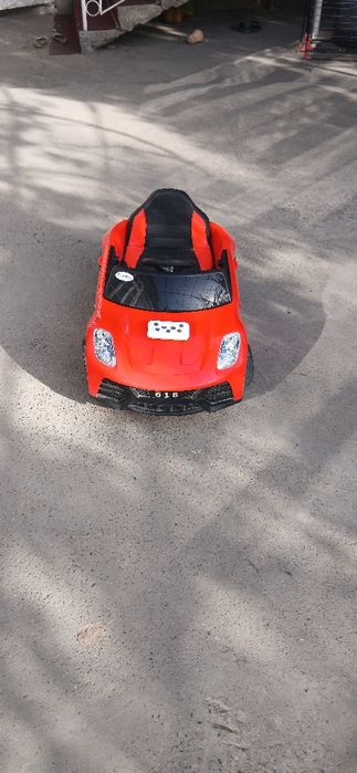 Bolalar uchun elektron moshincha pultli