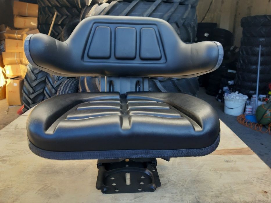 Scaun nou de tractor cu orice utilaj cu prindere universala