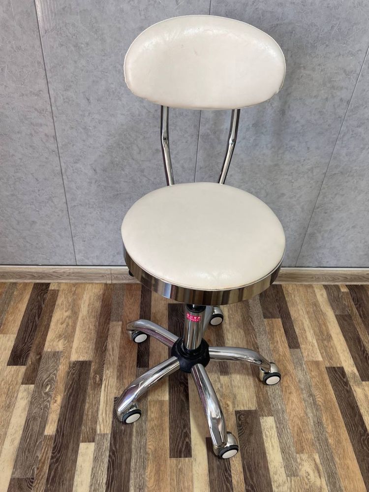 Salon jihozlari sotiladi yangi