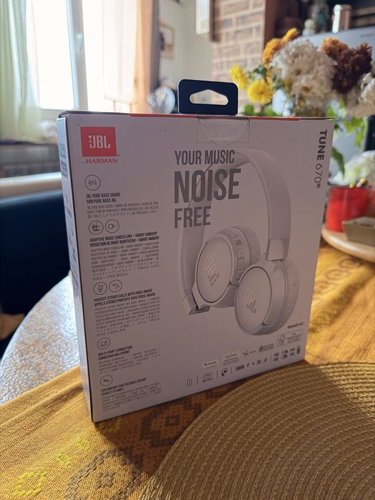 JBL Tune 670NC ANC Шумоизолиращи