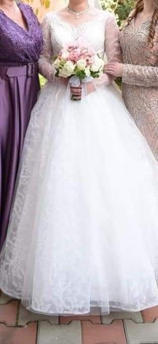 Vând rochiță de mireasă