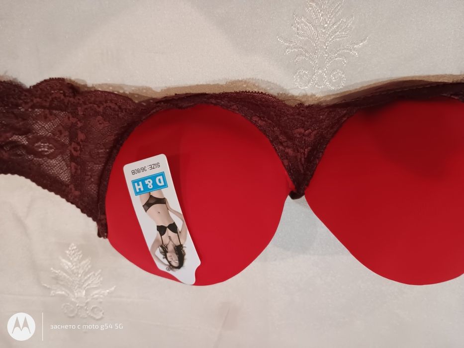 Продавам сутиени