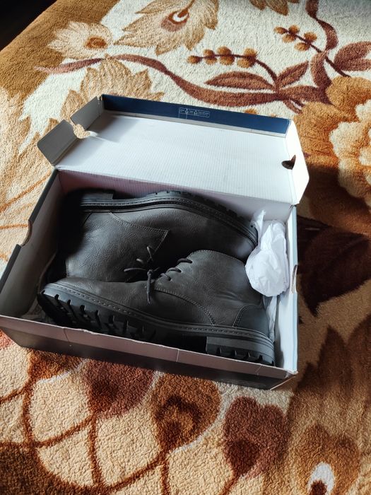 Ghete bărbați piele