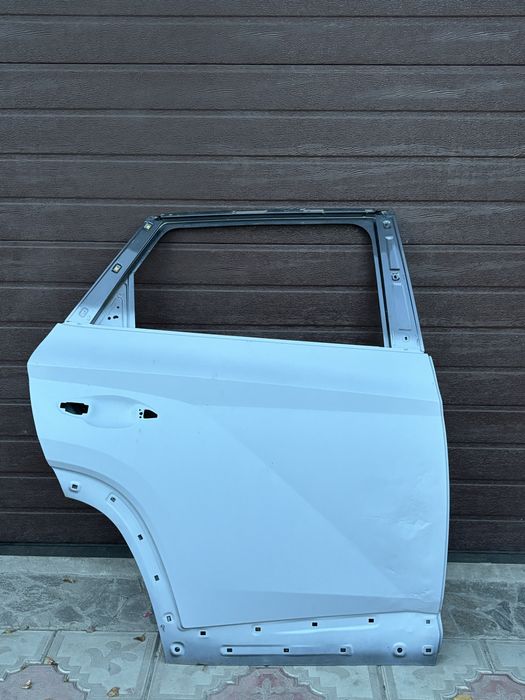 Задняя правая дверь на Hyundai Tucson(nx4)
