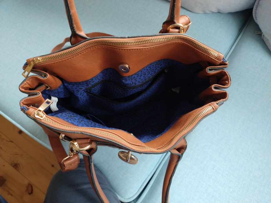 Кафява кожена дамска чанта