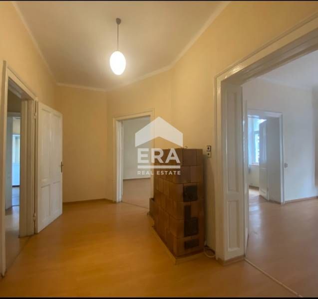 Продава се Тристаен апартамент в София, Център - 123 кв.м за 3163 €/кв.м - Снимка #4