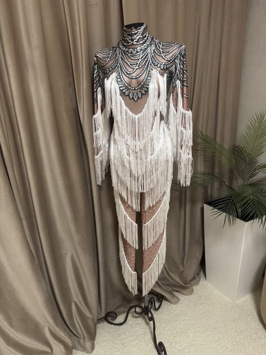 Продам костюмы для танцев