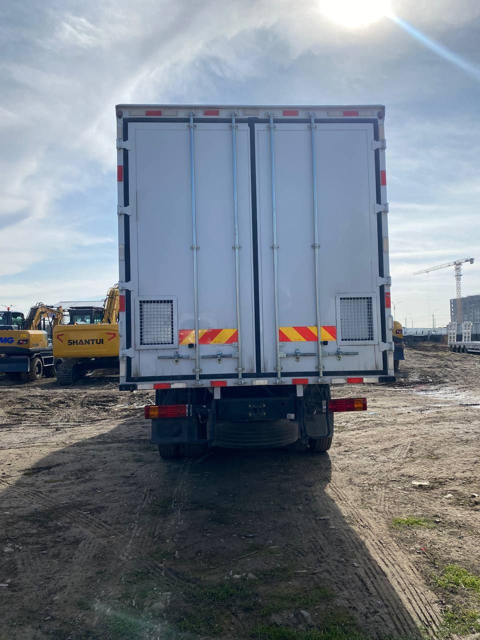 Shacman L3000 Автофургон 7.5м 9м 2та спальня сотувда бор