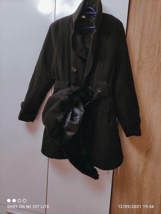 ЗИМНА - ПАРКА ( Палто / Манто ) с Сваляща се Качулка