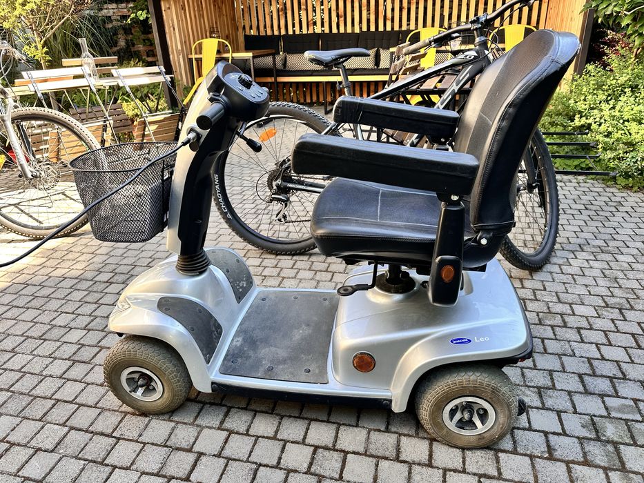 Електрически скутер Invacare Leo