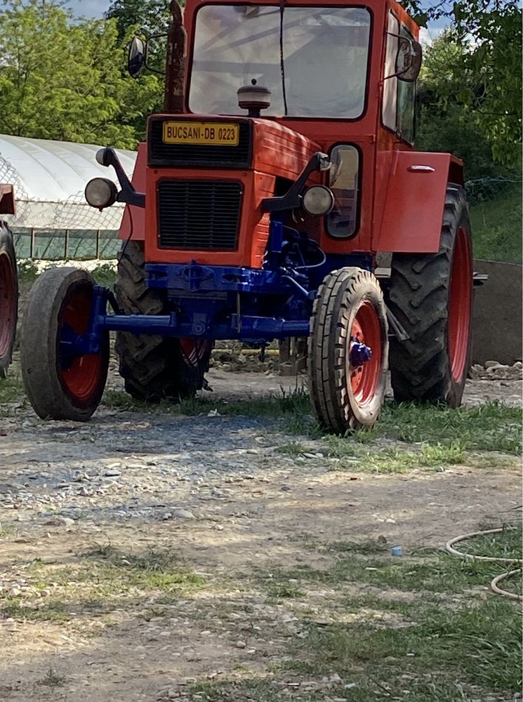 UTB tractor u650