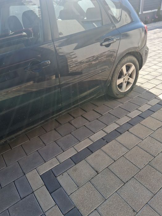 Vind mazda 3 an2004  1.6 benzina