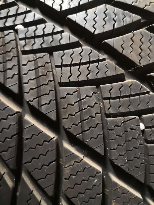 285 45 21 цола гуми Bridgestone RFT dot 18 23