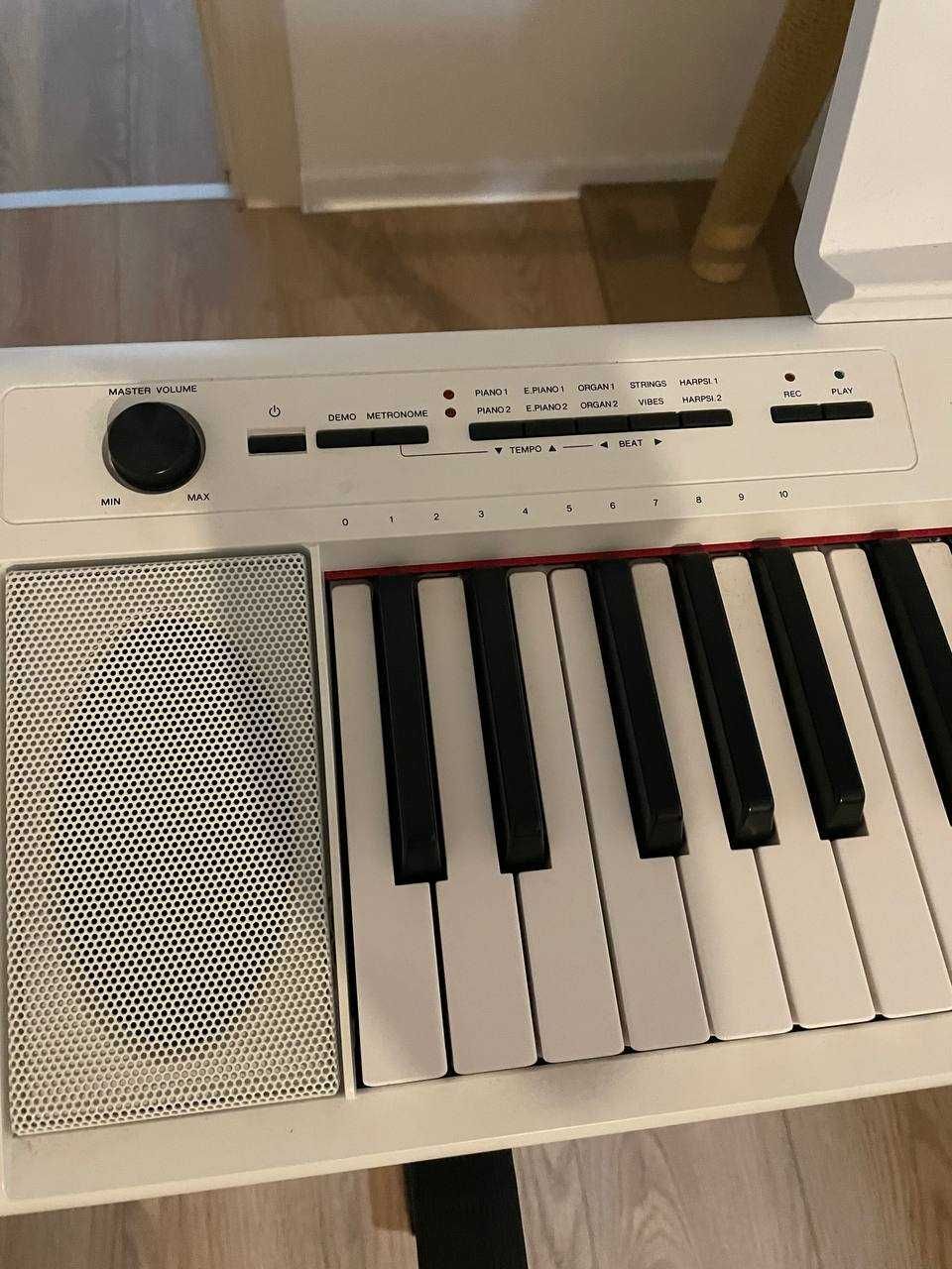 Синтезатор YAMAHA NP-12 WH