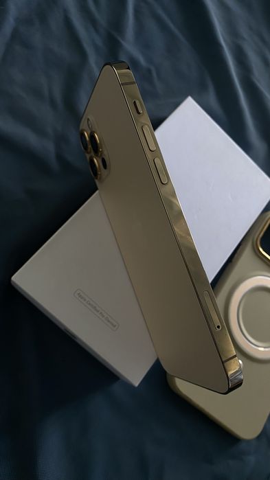 iPhone 12 Pro yangi holatda