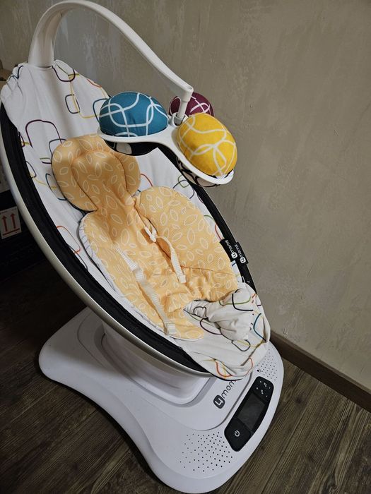 Бебешка люлка 4Moms MamaRoo с включена нова подложка за новородено