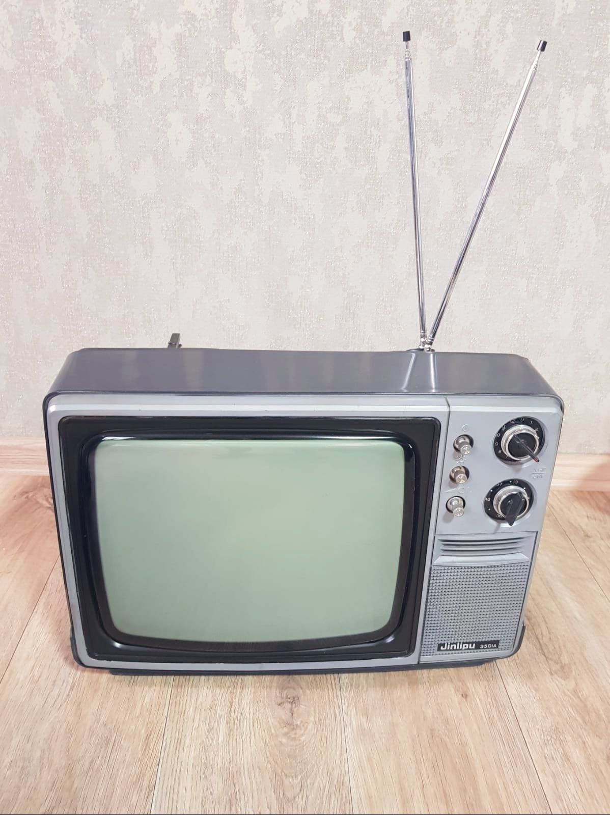 Продам переносной телевизор б/у