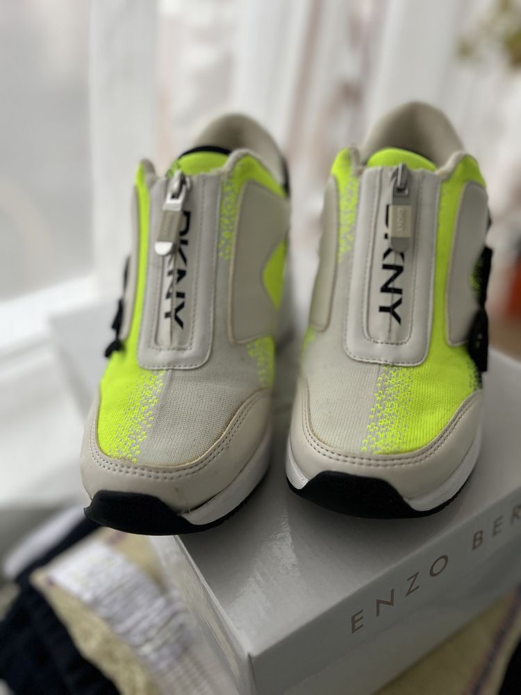 DKNY - Pantofi sport wedge cu fermoar Parlan, Crem/Verde neon, 7