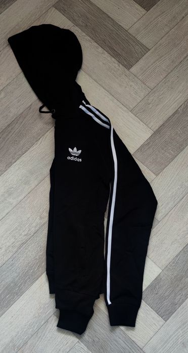 Олимпийки новые размеры от 42до 52 .Есть Каспи Ред