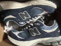 New balance 2002r