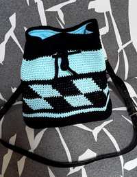 Плетени чанти на една кука