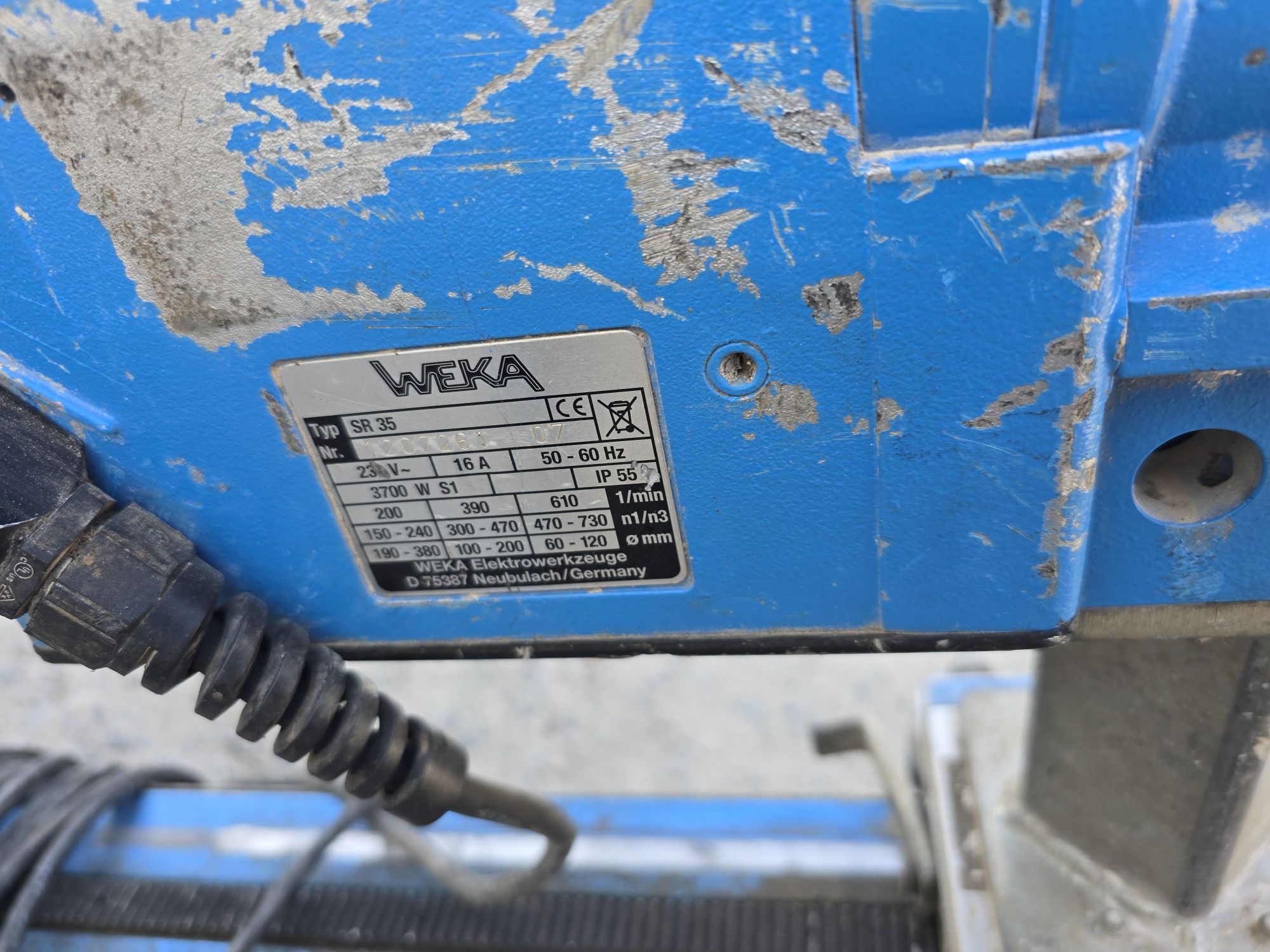 Veka masina carota gaurit
