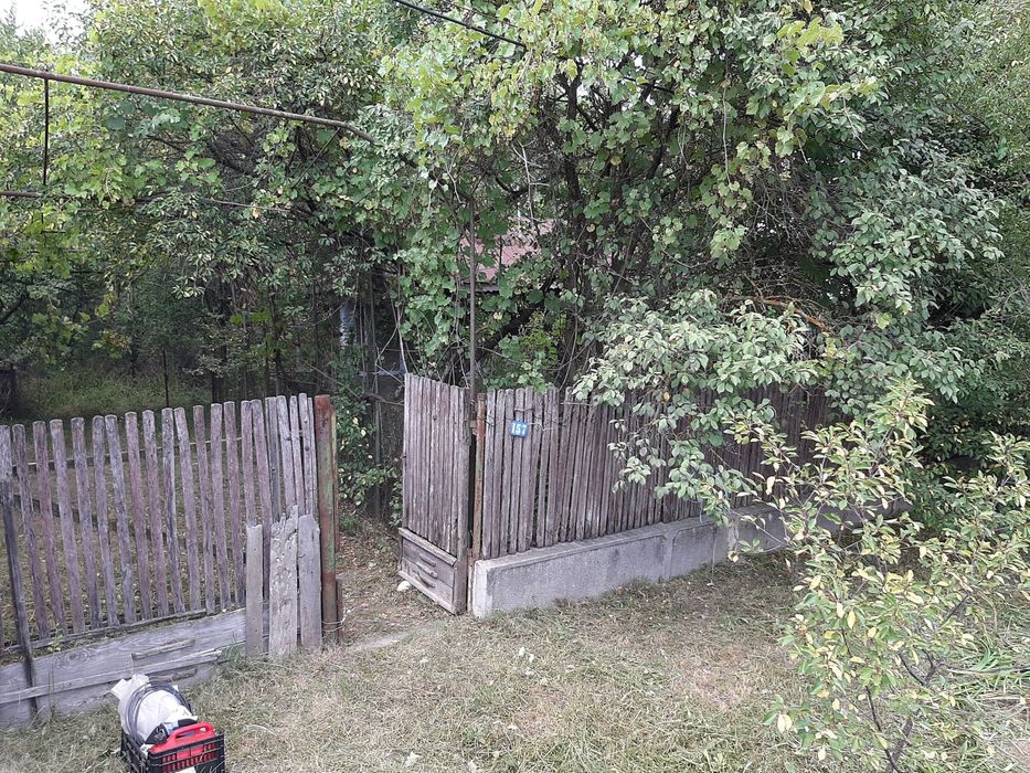 Vând casă bătrânească în Bilciuresti la strada principala