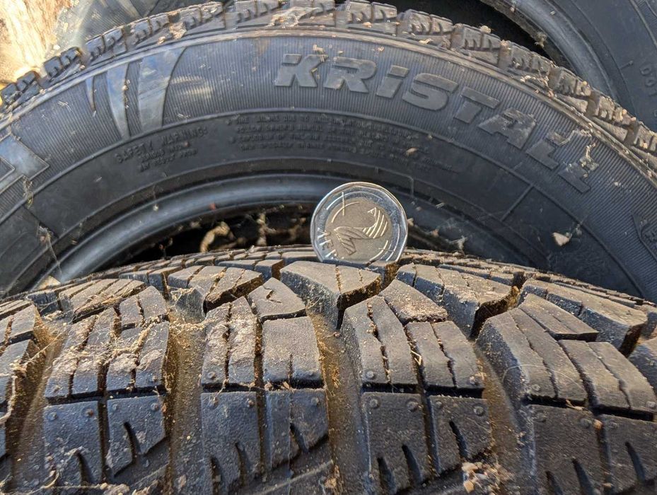 Продавам 4 броя гуми в много добро състояние.