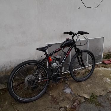 Vând bicicleta cu motor sport 80cc 2t