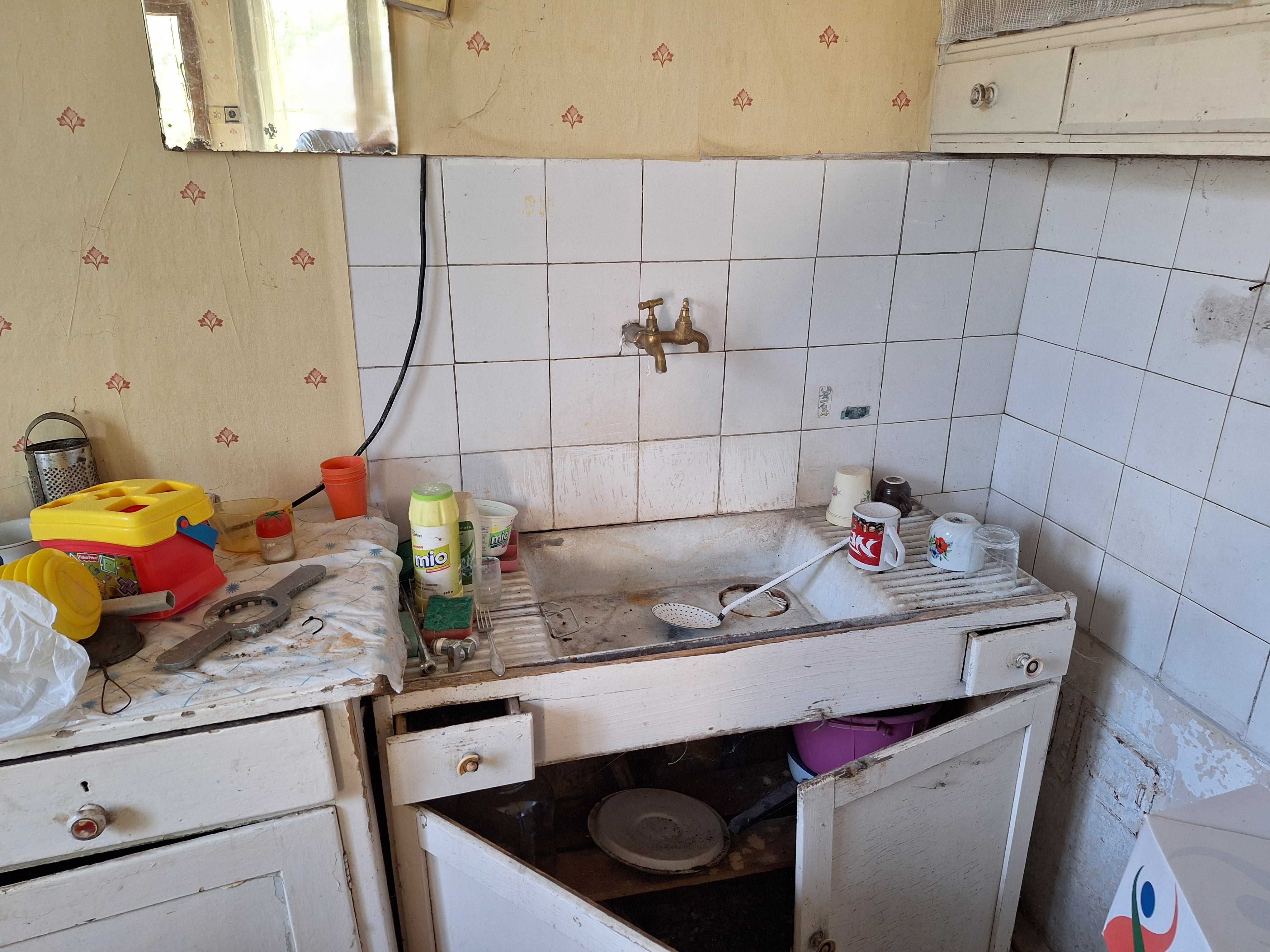 Продава КЪЩА на 50 км от София