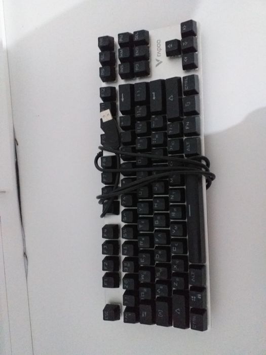 Продам клавиатуру механическую от фирмы rapoo