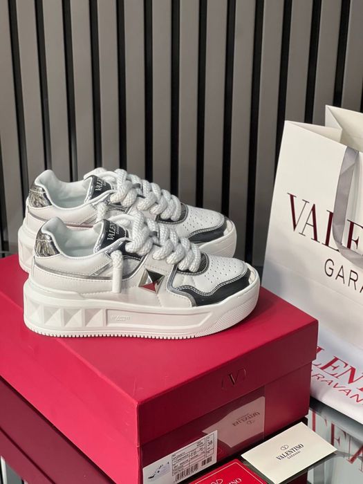 incaltaminte adidasi unisex Valentino