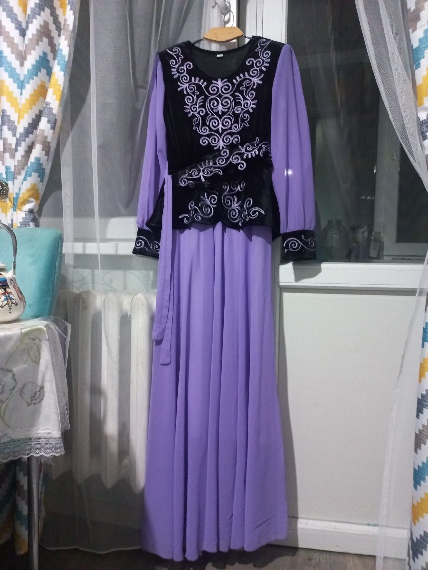 Национальный казахские платья