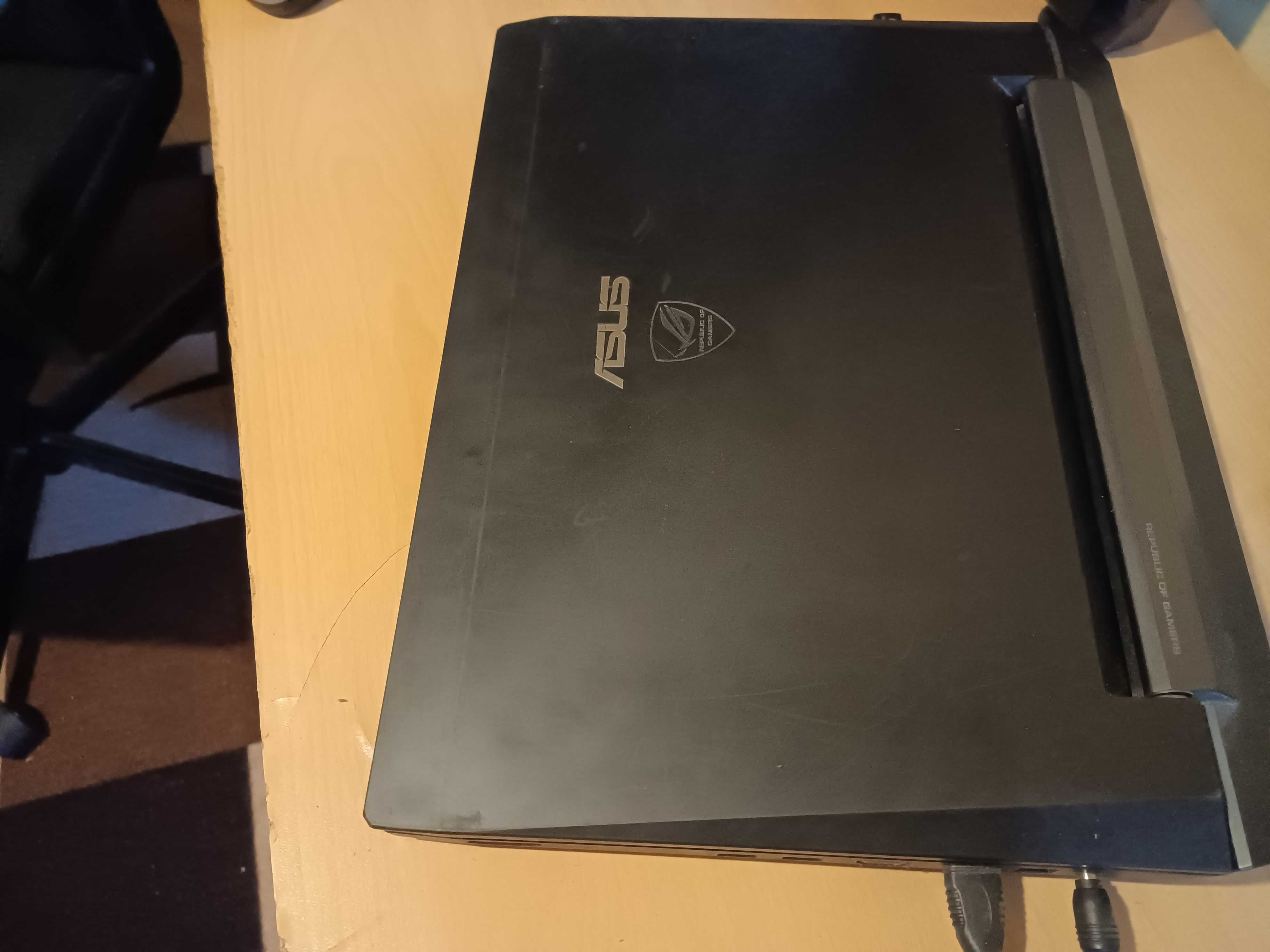 Продавам лаптоп ,asus, model 674s