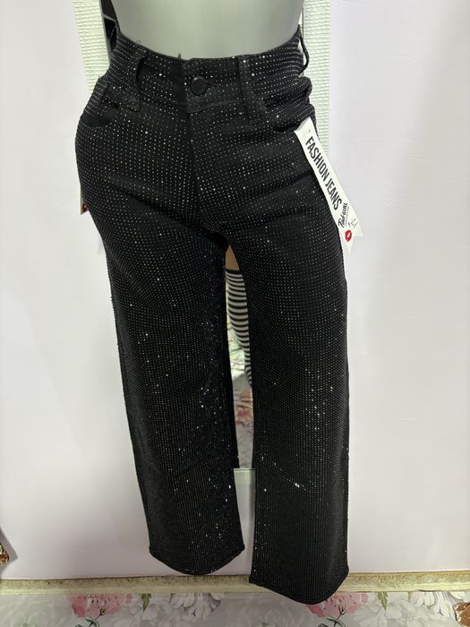 Blugi negri full pietre