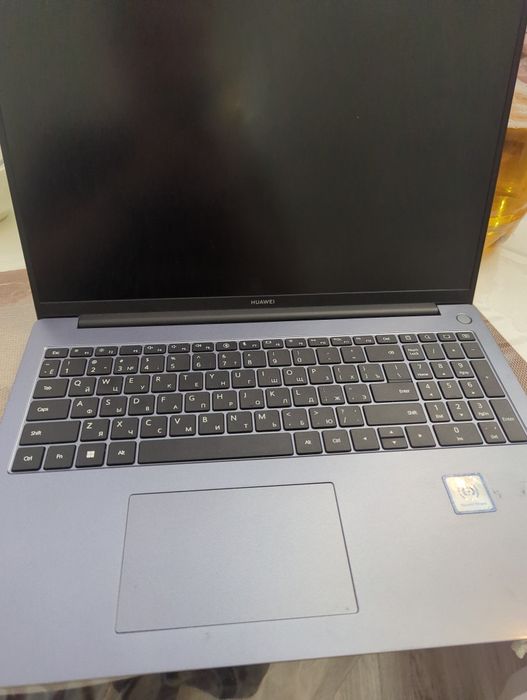 Срочно продаю ноутбук Huawei
