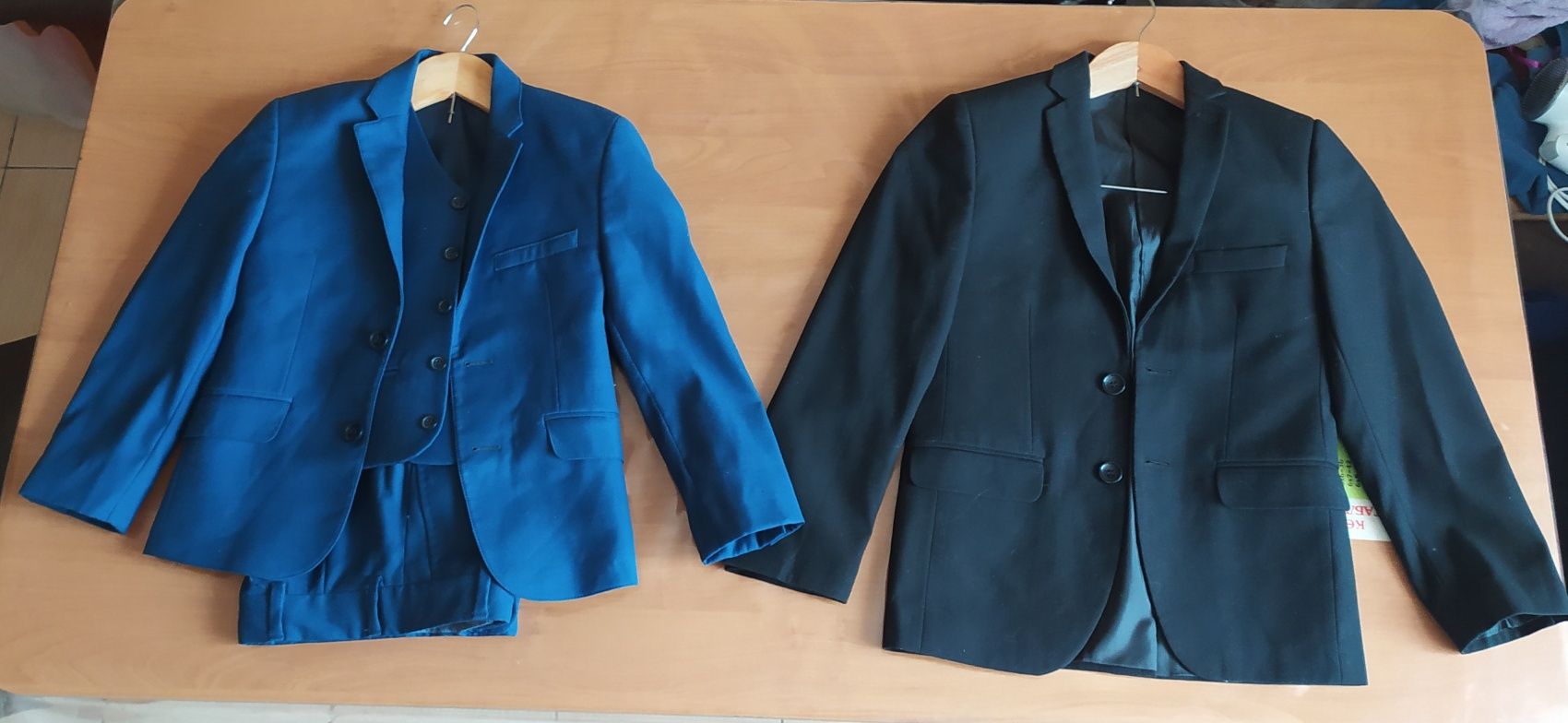 Куртки, пальто, костюмы и шорты для мальчика. 2-12 лет