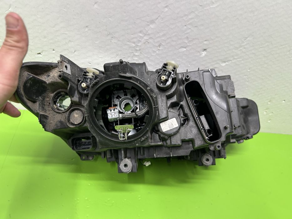 Far bmw F30 F31 seria 3 bi xenon adaptiv stanga 2012-2015