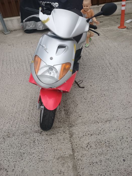 Scuter daelim 50 cc